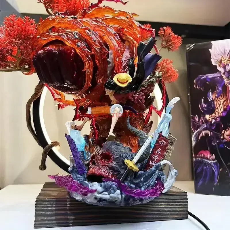 Figura d'azione Rufy — Yehuo Lufei Model LED da 23cm, dettagliata e posizionata in modo dinamico, marca Otaku Family Store.