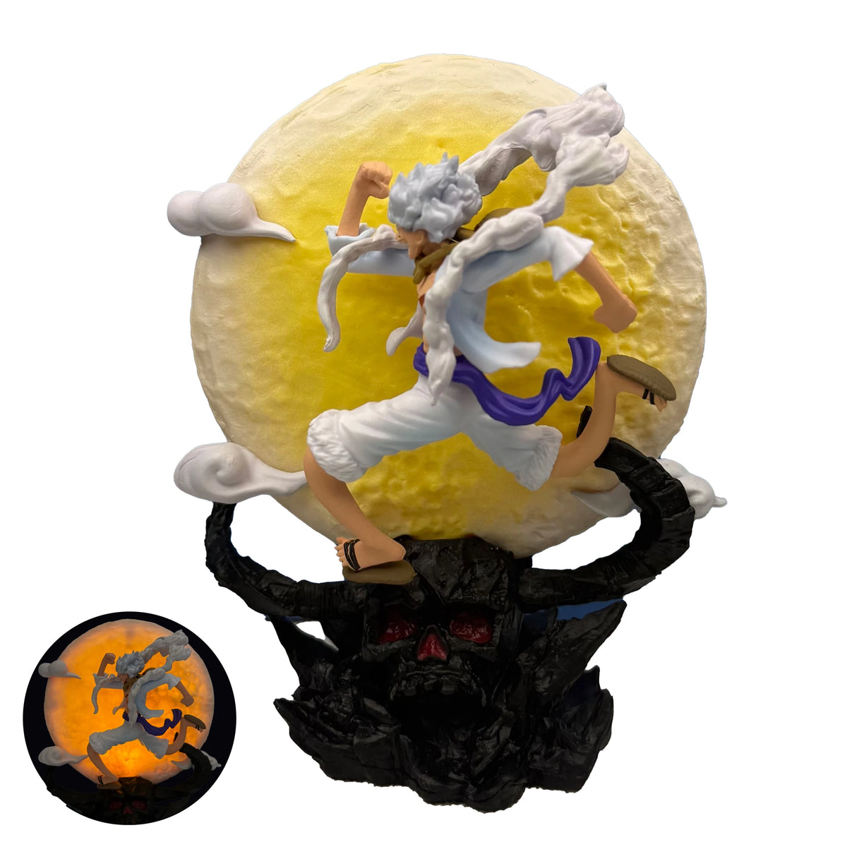 Action figure Monkey D. Luffy Gear 5 "Nika" con luce lunare, 12cm, dettagli realistici e pose dinamiche, di Otaku Family Store.