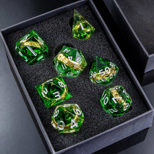 Set di 7 dadi in resina Magic Lord Rings, gadget DnD Dungeon & Dragon, con numeri colorati, ideale per giochi di ruolo.