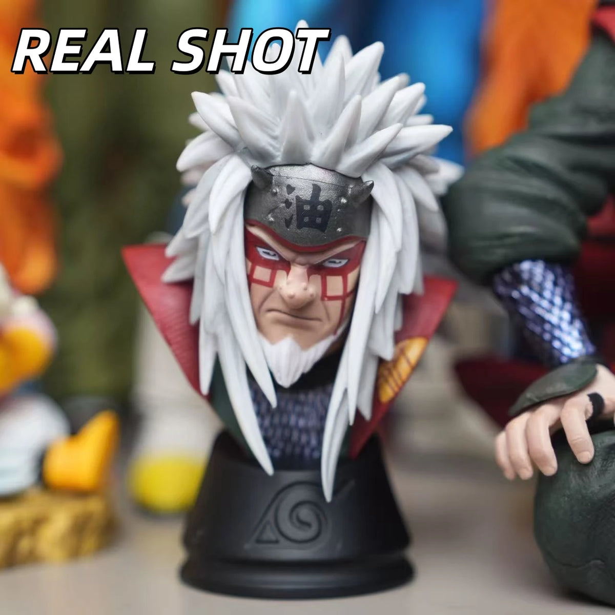 Figura d'azione Jiraiya di Naruto Shippuden, in posa seduta, marca Hy Studio, collezionabile Otaku Family Store Online.