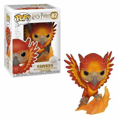 Funko Pop di personaggi di Harry Potter, tra cui Hermione, Ron, Malfoy, Dumbledore, Hedwig e Fawkes, in stile collezione Otaku Family Store