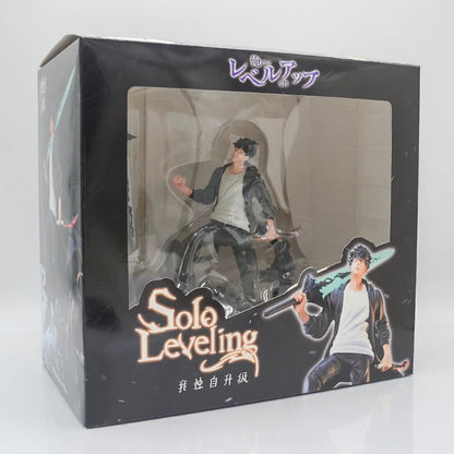 Action figure di Sung Jinwoo 20cm da Solo Leveling, modello da collezione di Otaku Family Store, con dettagli realistici e dinamici