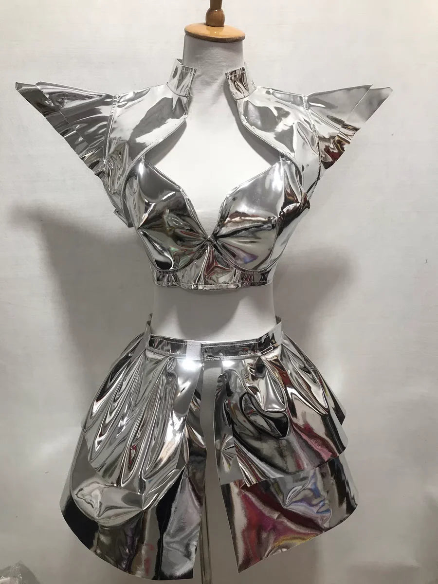 Mini gonna cosplay in pelle con dettagli dorati e argentati, ideale per costumi da danza o cosplay, di Otaku Family Store Online