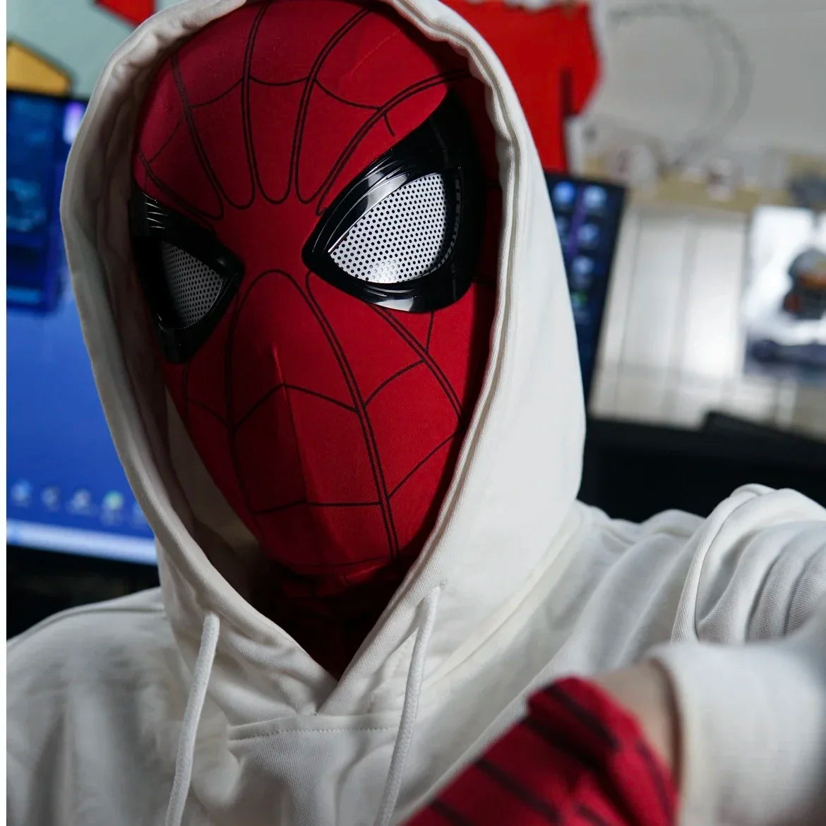 Maschera di Spider-Man con occhi mobili, costume cosplay in tessuto spandex, dettagli realistici di Peter Parker per Halloween.