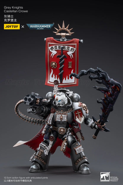 Figura d'azione Warhammer 40K Grey Knights Castellan Crowe della Otaku Family Store, dettagliata e articolata.