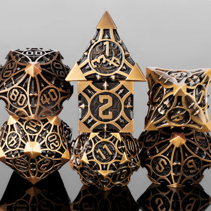 Set di 7 dadi poliedrici in metallo della collezione mista, perfetti come gadget per giochi di ruolo D&D.