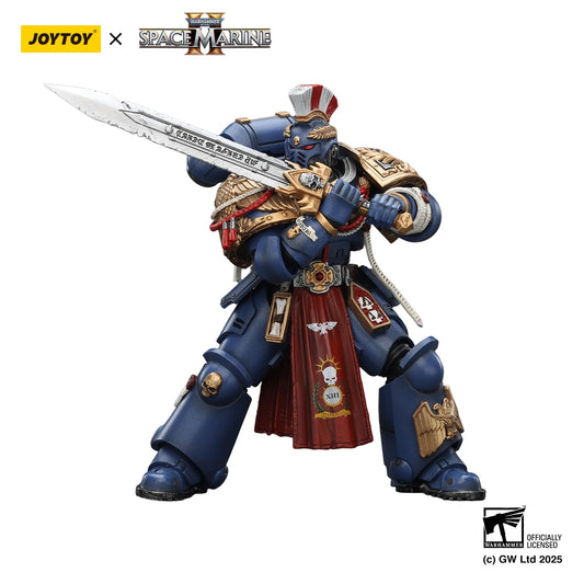 Action figure Warhammer 40K Ultramarines Relic Primus con armatura 1/18, dettagliata e realistica.