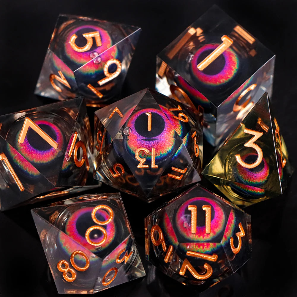 Set di dadi Dragon Eye con bordi affilati e nucleo liquido, ideale per giochi di ruolo D&D e Pathfinder, di Otaku Family Store.