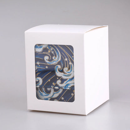 Box porta carte Otaku Family Store con finestra trasparente per oltre 120 carte TCG, design pratico e magnetico per collezionisti.