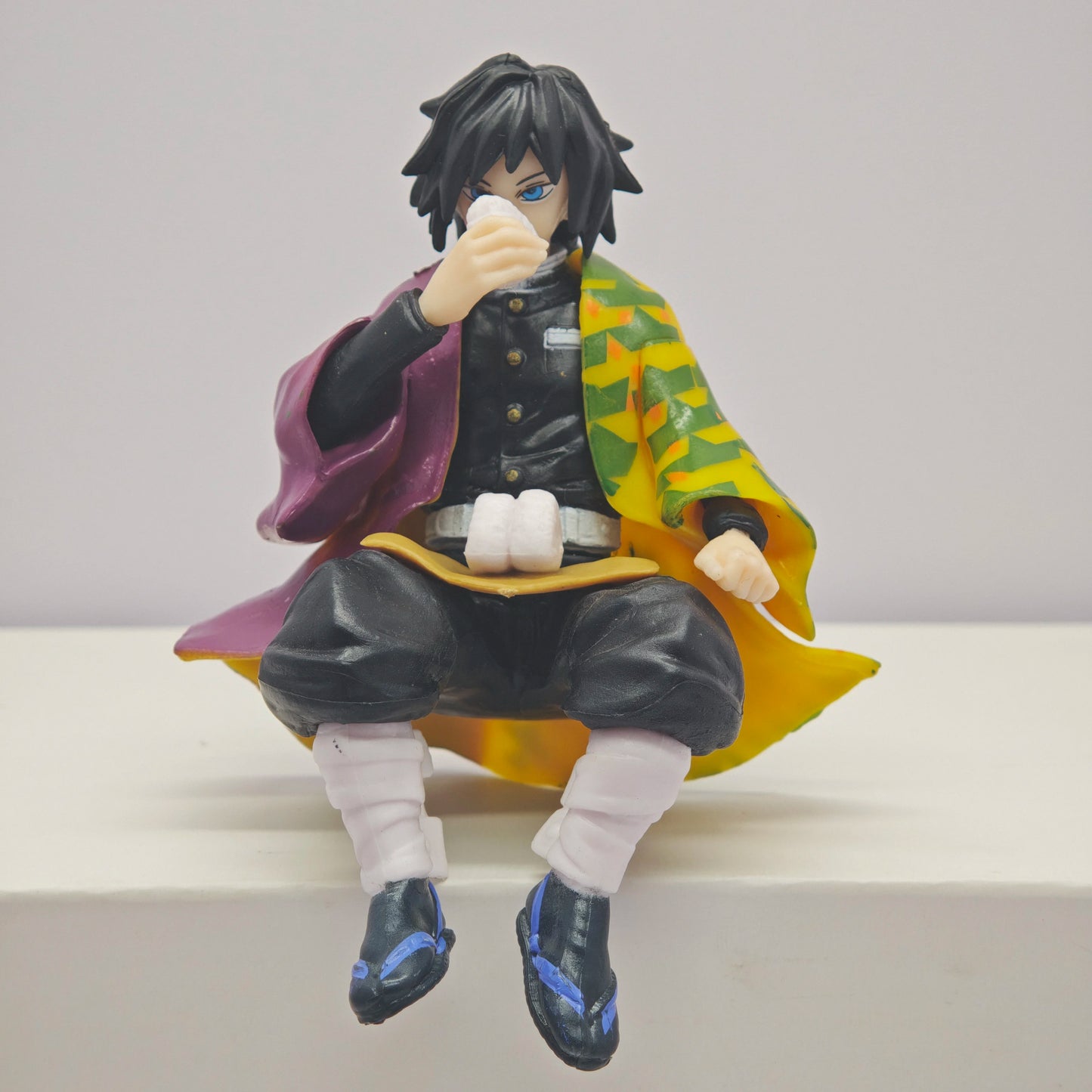Figurine d'azione Demon Slayer Anime con Tanjirou, Tomioka, Giyuu, Zenitsu e Nezuko, dettagliata e colorata.