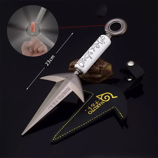 Gadget KUNAI MINATO dell'Otaku Family Store, ispirato a Naruto, con dettaglio realistico e design dettagliato in metallo.