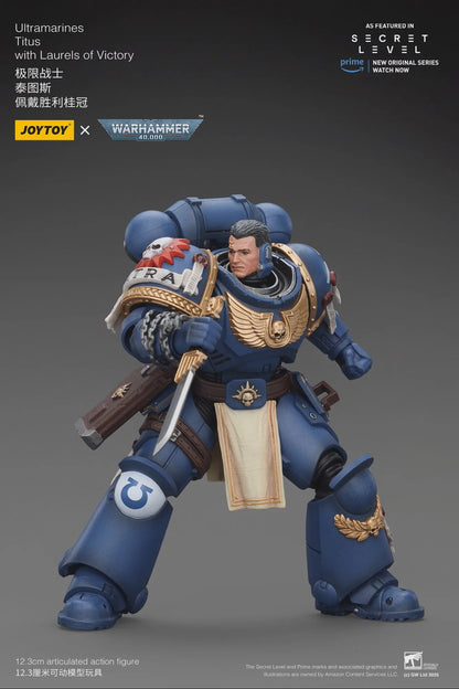 Action figure Warhammer 40K Ultramarines Titus con laures di vittoria, altezza 3.75 pollici, marca Otaku Family Store.