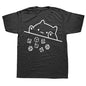 T-shirt "I Have A Plan" con dado D20, streetwear ispirato a Dungeon e Dragon, prodotto dal marchio Otaku Family Store.