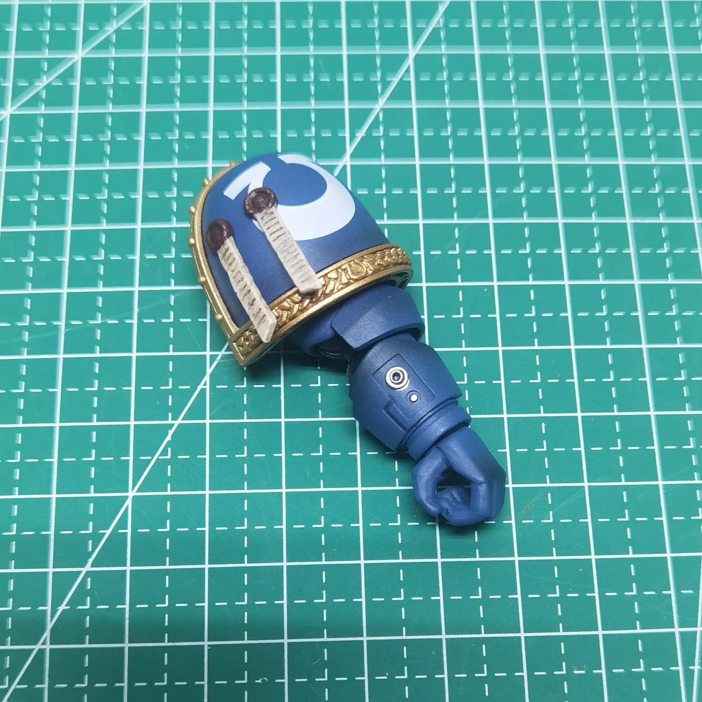 Figura d'azione Warhammer 40K Ultramarines Titus con alloro di vittoria, altezza 3,75 pollici, marchio JoyToy, dettagli realistici