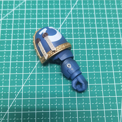 Figura d'azione Warhammer 40K Ultramarines Titus con alloro di vittoria, altezza 3,75 pollici, marchio JoyToy, dettagli realistici