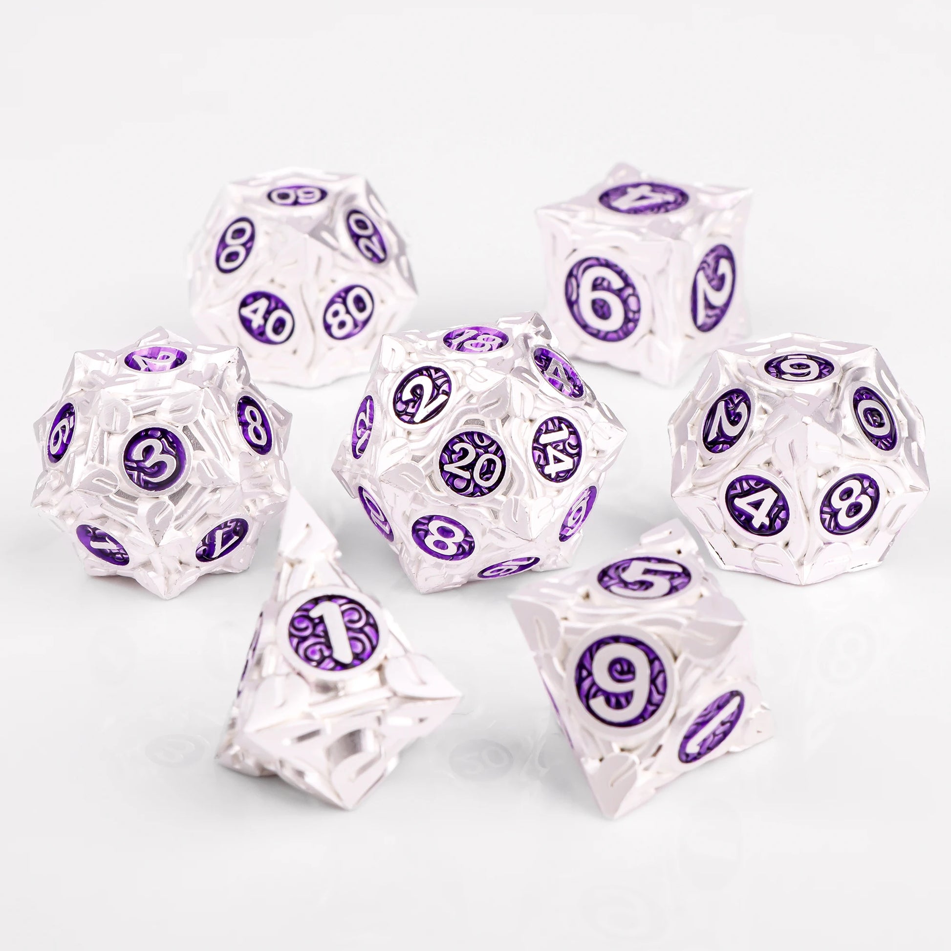 Set di 7 dadi poliedrici in metallo della collezione mista, gadget per giochi di ruolo D&D, di Otaku Family Store Online.