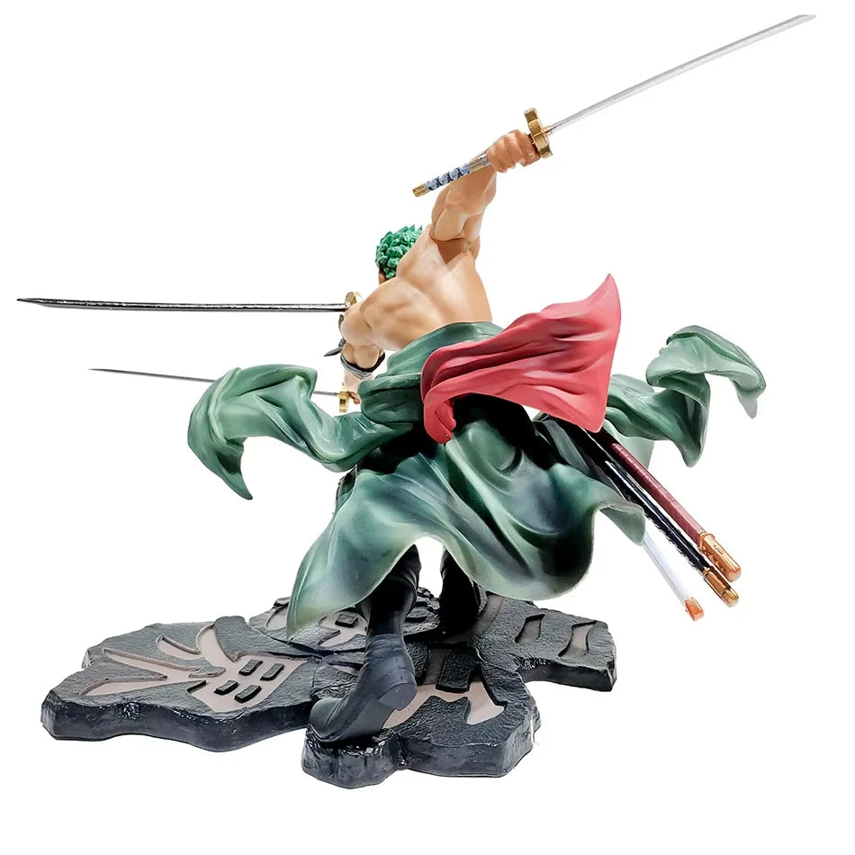 Figura d'azione One Piece Roronoa Zoro con tre spade, altezza 10 cm, senza scatola, marca Otaku Family Store Online.