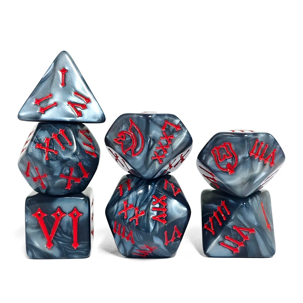 Set di dadi Roman Armor RPG, 7 pezzi, con design a tema legionario, ideale come gadget per giochi di ruolo e collezioni.