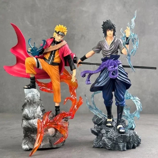 Action figure Naruto contro Sasuke, figura da collezione Otaku Family Store, in posizione di combattimento con dettagli ricchi.