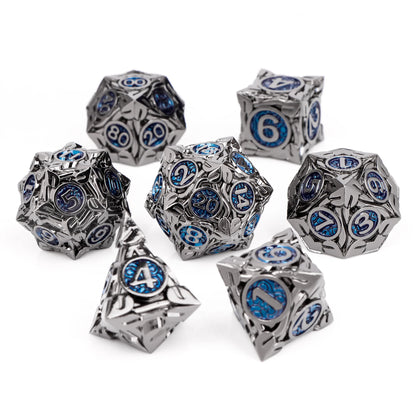 Set di 7 dadi poliedrici in metallo per giochi di ruolo D&D, parte della collezione mista di gadget Otaku Family Store online