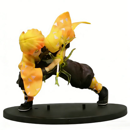 Figura d'azione Demon Slayer con Tanjirou, Zenitsu e Kyoujurou, marca Bandai, dettagliata e colorata, ideale per collezionisti anime.