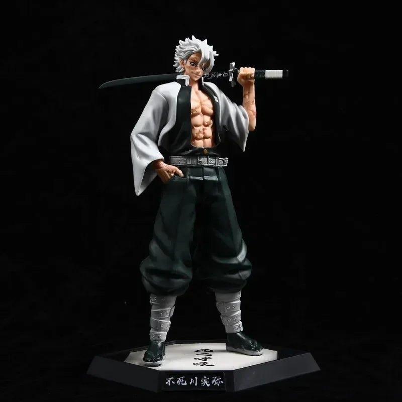 Figura anime Sanemi Shinazugawa di Demon Slayer, alta 30cm, con dettagli realistici e posa dinamica, venduta da Otaku Family Store.