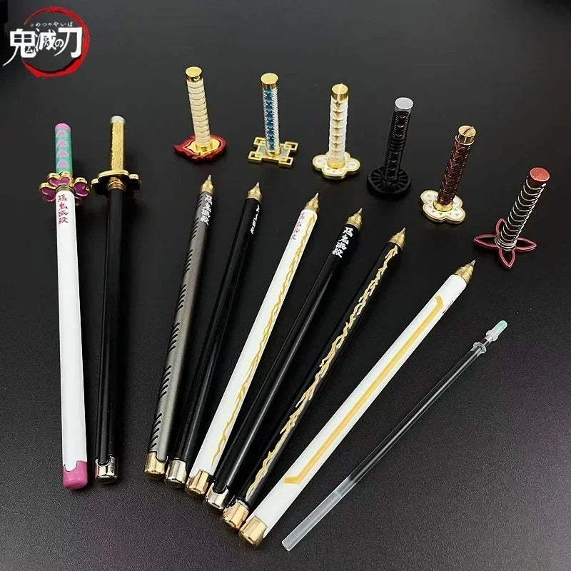 Penna gel modello Demon Slayer, stile anime giapponese, con impugnatura a forma di spada, perfetta come gadget cosplay e regalo.