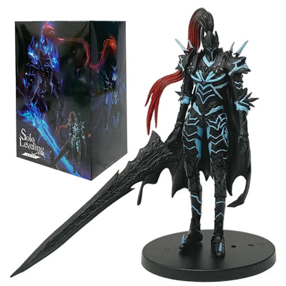 Action figure Knight Commander Igris Blood Shadow della Shadow Legion da Solo Leveling, dettagliata e posizionata in modo realistico.