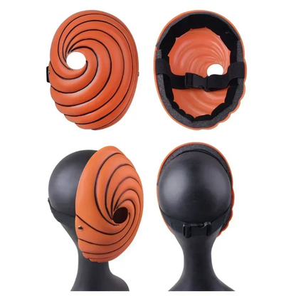 Maschera cosplay Uchiha di Otaku Family Store, volto di Obito e Madara con dettagli misteriosi e simboli Uchiha.