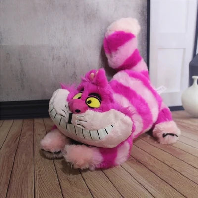 Peluche Disney Cheshire Cat di Otaku Family Store, morbido e colorato, ideale come giocattolo per bambini e decorazione.