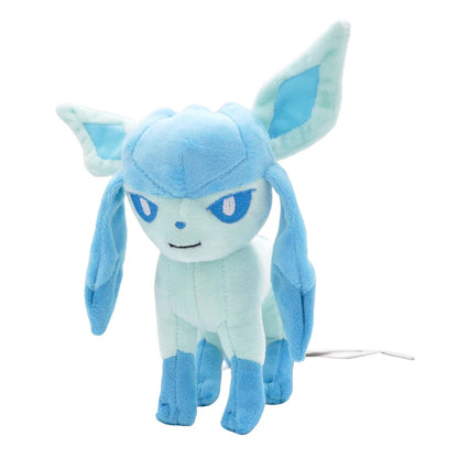 Set completo di peluche Pokémon Eevee e famiglia, con Sylveon, Umbreon, Vaporeon, Flareon e Pikachu, morbidi e colorati.