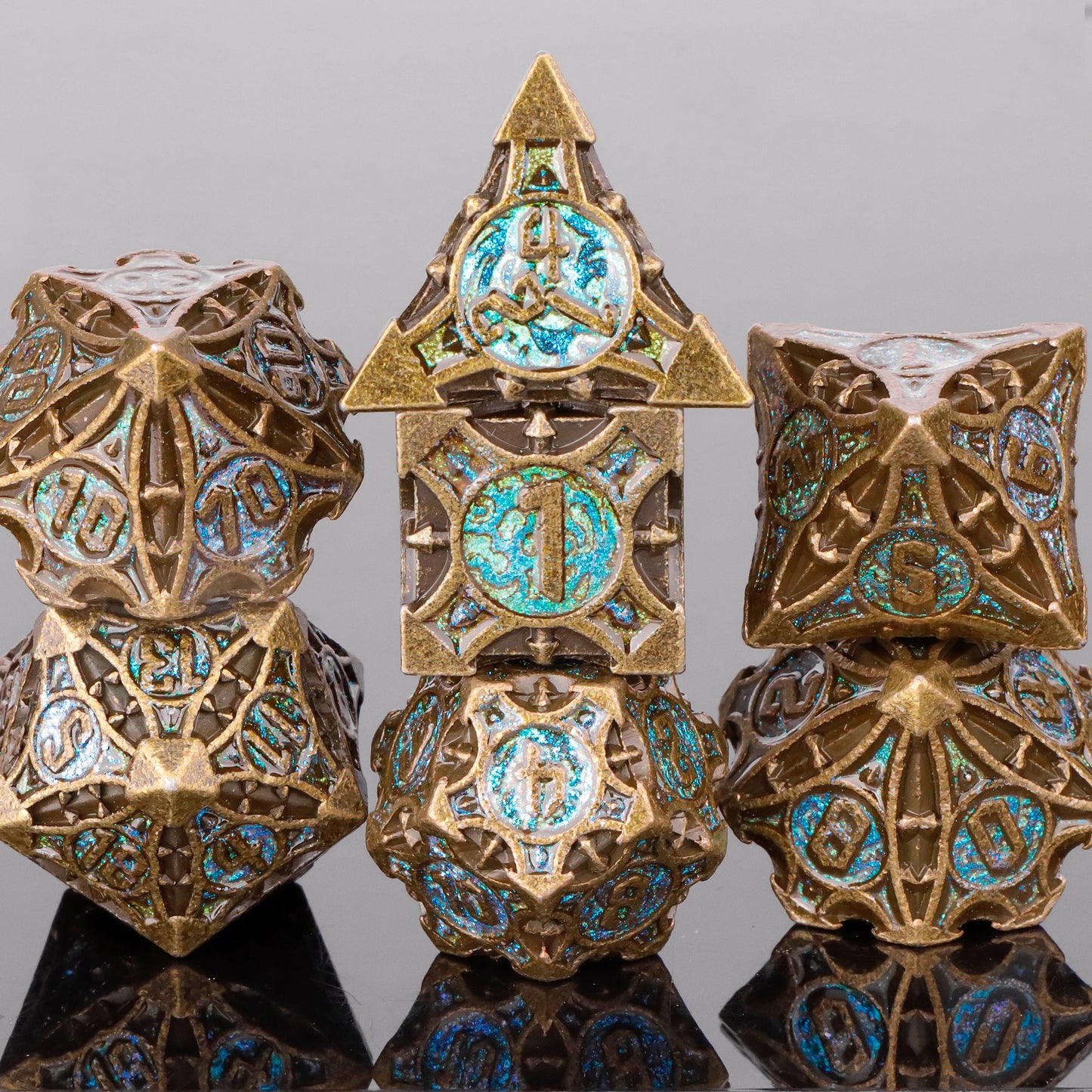 Set di 7 dadi poliedrici in metallo per giochi di ruolo, collezione mista di D&D, gadget di Otaku Family Store Online.