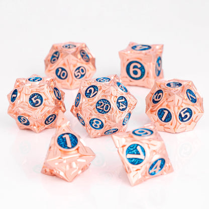 Set di 7 dadi poliedrici in metallo della collezione mista Otaku Family Store per giochi di ruolo D&D.