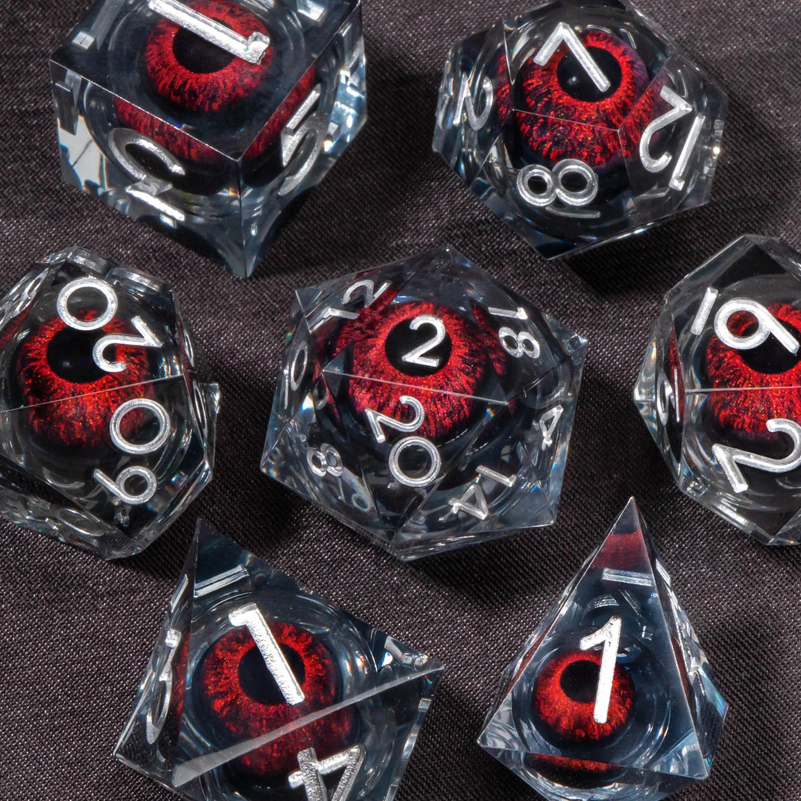 Set di dadi D&D Liquid Core Otaku Family, sei dadi in resina con bordo affilato per giochi di ruolo Dungeons & Dragons.