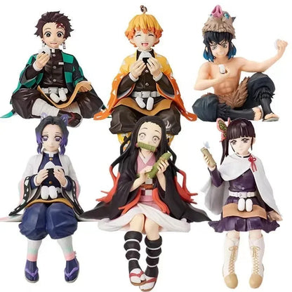 Figure d'azione anime Demon Slayer con Tanjirou, Tomioka, Giyuu, Zenitsu e Nezuko, dettagli vivaci e personaggi iconici.