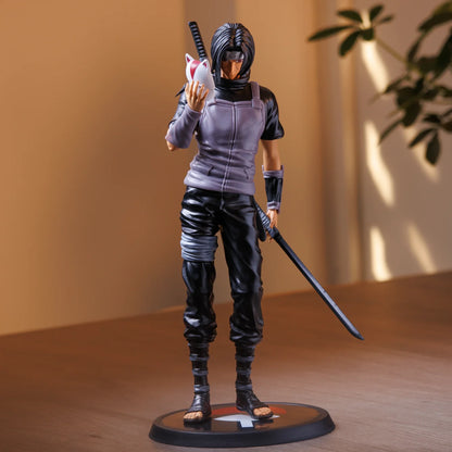 Figura d'azione di Itachi Uchiha, scultura da collezione Naruto, dettagli ricchi e finiture di alta qualità.