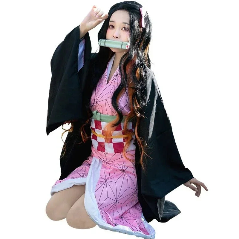 Costume cosplay Kimetsu no Yaiba Kamado Nezuko con kimono, parrucca e dettagli per cosplay Demon Slayer in stile anime.