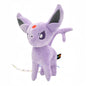 Set completo di peluche Pokémon Eevee e famiglia, include Sylveon, Umbreon, Vaporeon, Flareon e Pikachu, morbidi e colorati.