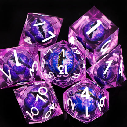 Set di dadi Dragon Eye con bordi affilati e nucleo liquido, perfetti per giochi di ruolo come D&D e Pathfinder, marca Otaku Family Store.