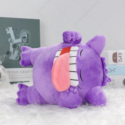Peluche Gengar di Pokémon, morbido e dettagliato, character design di Mega Gengar, ideale come figura da collezione o da coccolare