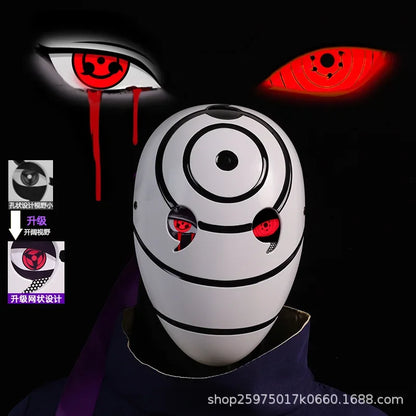 Maschera cosplay Uchiha Obito Sharingan Akatsuki Naruto, maschera in tessuto rossa con simboli neri e dettagli realistici.
