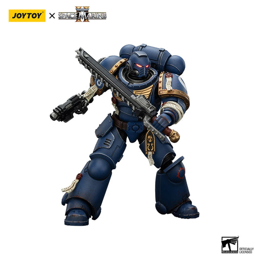 Action figure Warhammer 40K Ultramarines Tenente Titus Gadriel con sedia, modello in scala 1/18, da collezione Otaku Family Store.