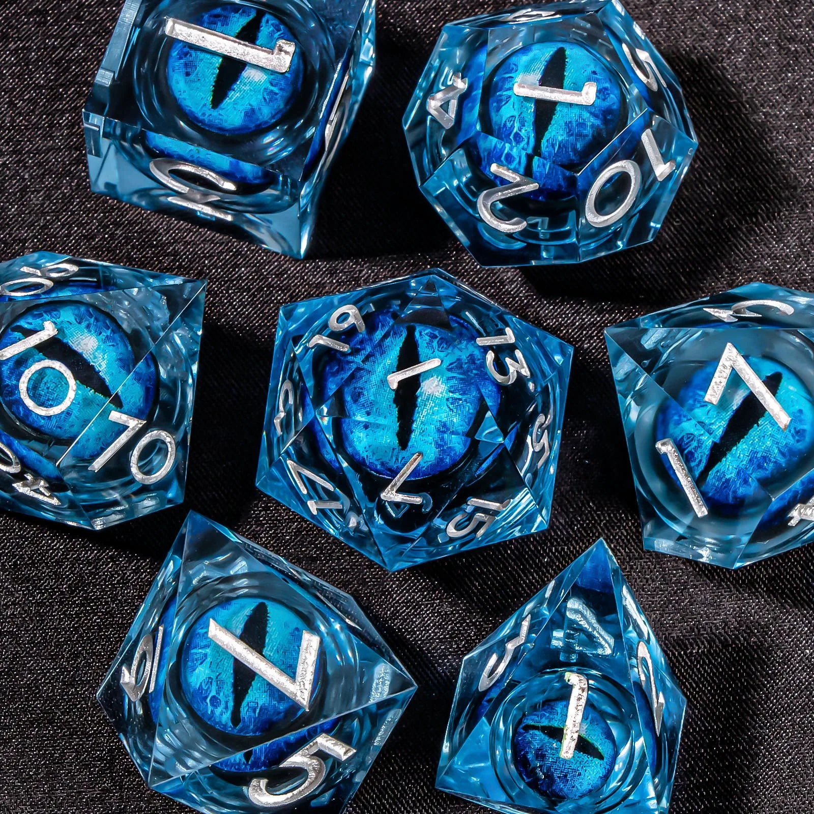 Dadi D&D Liquid Core Otaku Family Store, set resina con bordi affilati per giochi di ruolo Dungeons & Dragons.