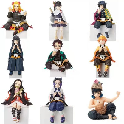 Figura d'azione Demon Slayer con Tanjirou, Tomioka, Giyuu, Zenitsu e Nezuko, personaggi anime in pose dinamiche.