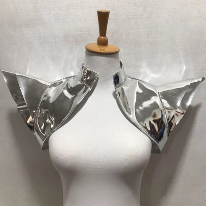 Minigonna in pelle oro e argento per cosplay, con dettagli laser, outfit da ballo e cosplay Otaku Family Store Online.