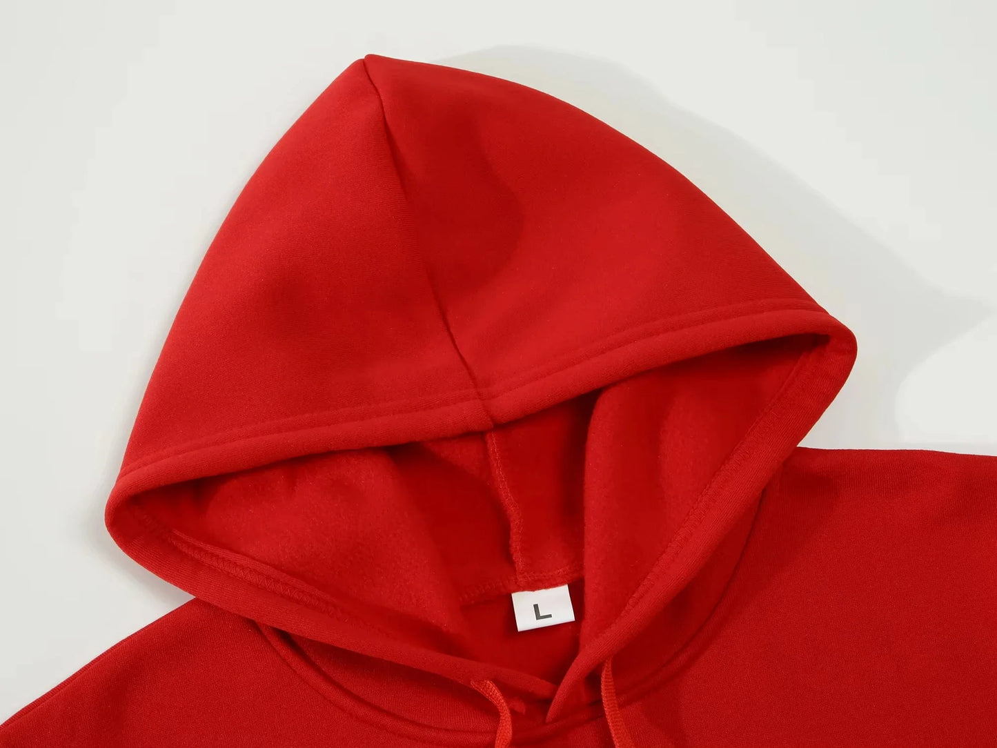 Maglietta Hip Hop Solo Leveling — L'Ombra del Monarca, design dettagliato e vivace, con logo e grafica ispirata alla serie Otaku Family Store