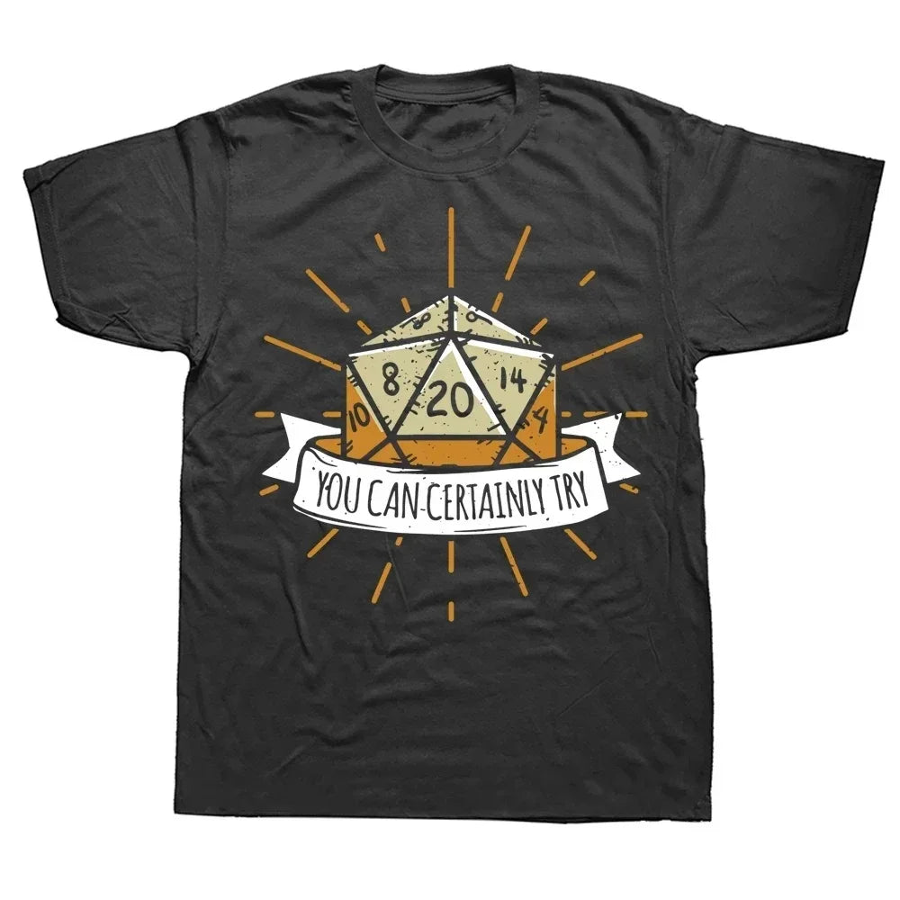 T-shirt nero con stampa D20 e scritta "I Have A Plan" di Otaku Family Store, streetwear ispirato a Dungeon & Dragons e giochi di ruolo