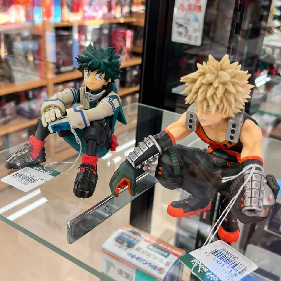 Figura d'azione My Hero Academia con Midoriya Izuku, Todoroki Shouto e Bakugou Katsuki, dettagliata e colorata.