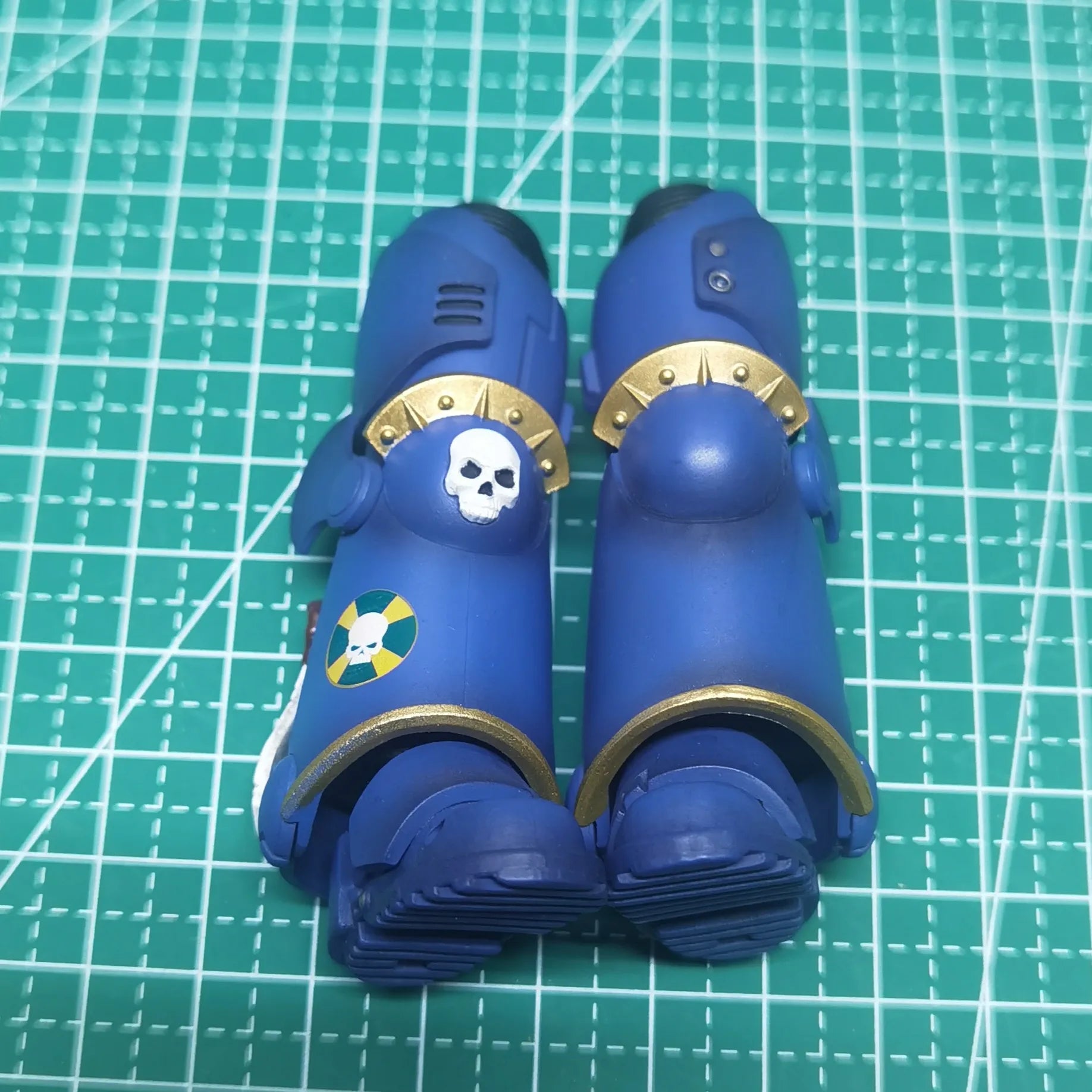 Figura d'azione Warhammer Ultramarines Metaurus con ascia, scudo da tempesta e pistola al plasma, modello di Otaku Family Store