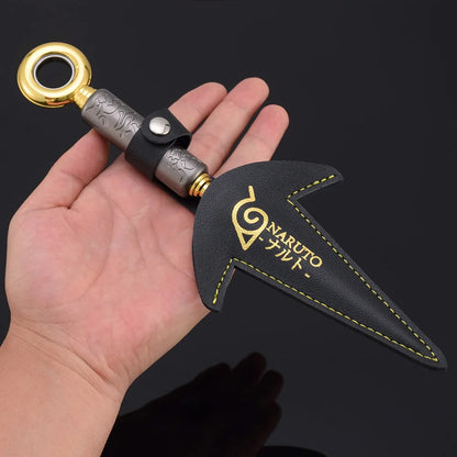 Gadget KUNAI MINATO della Otaku Family Store, ispirato a Naruto, con design dettagliato e stile giapponese, perfetto per collezionisti.